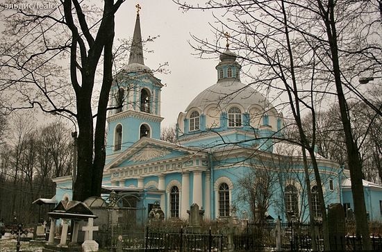 церковь на смолнском кладбище
